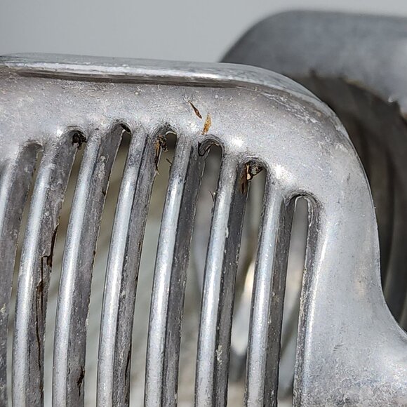 Vintage Egg Holder to Slice Tomato Onion Lemon Lime Guide Cutter Tongs Taiwan - Picture 9 of 10